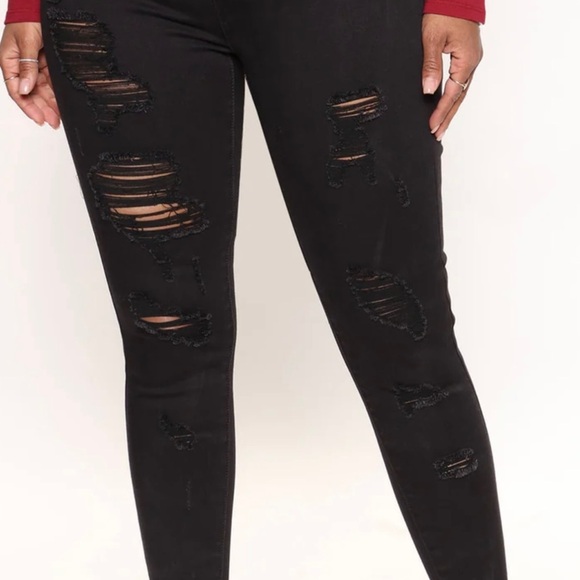 FASHION NOVA - Never worn black distressed jeans - Picture 4 of 12